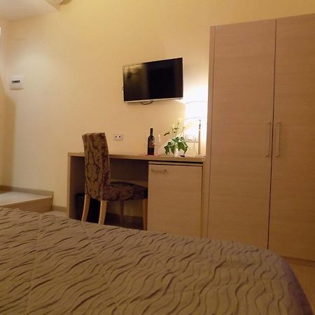 Booking House Рим Екстериор снимка
