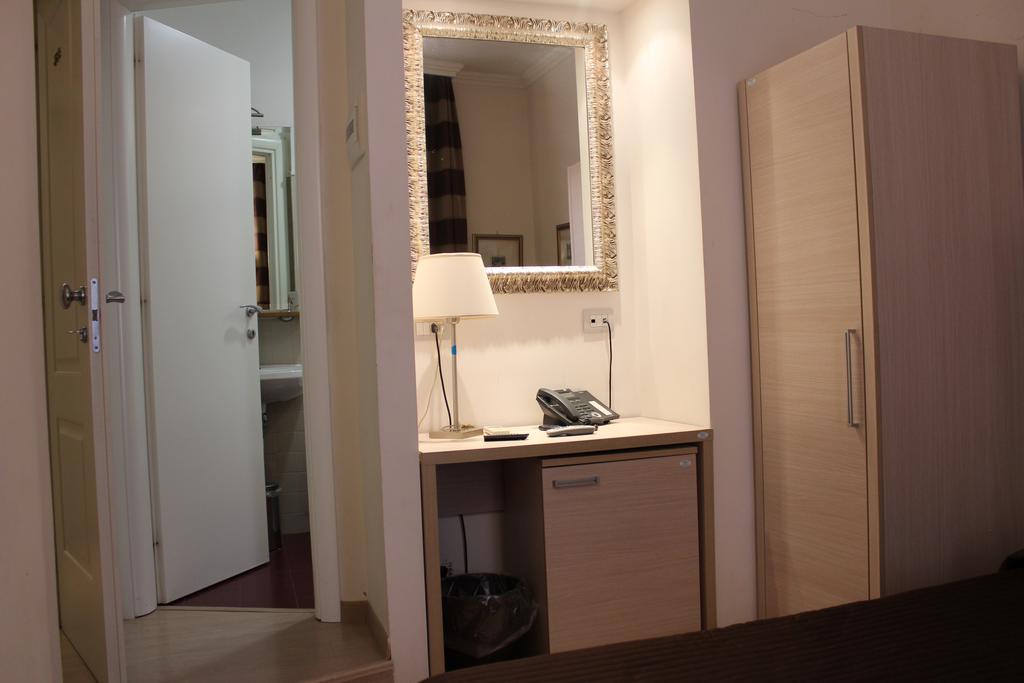 Booking House Рим Екстериор снимка