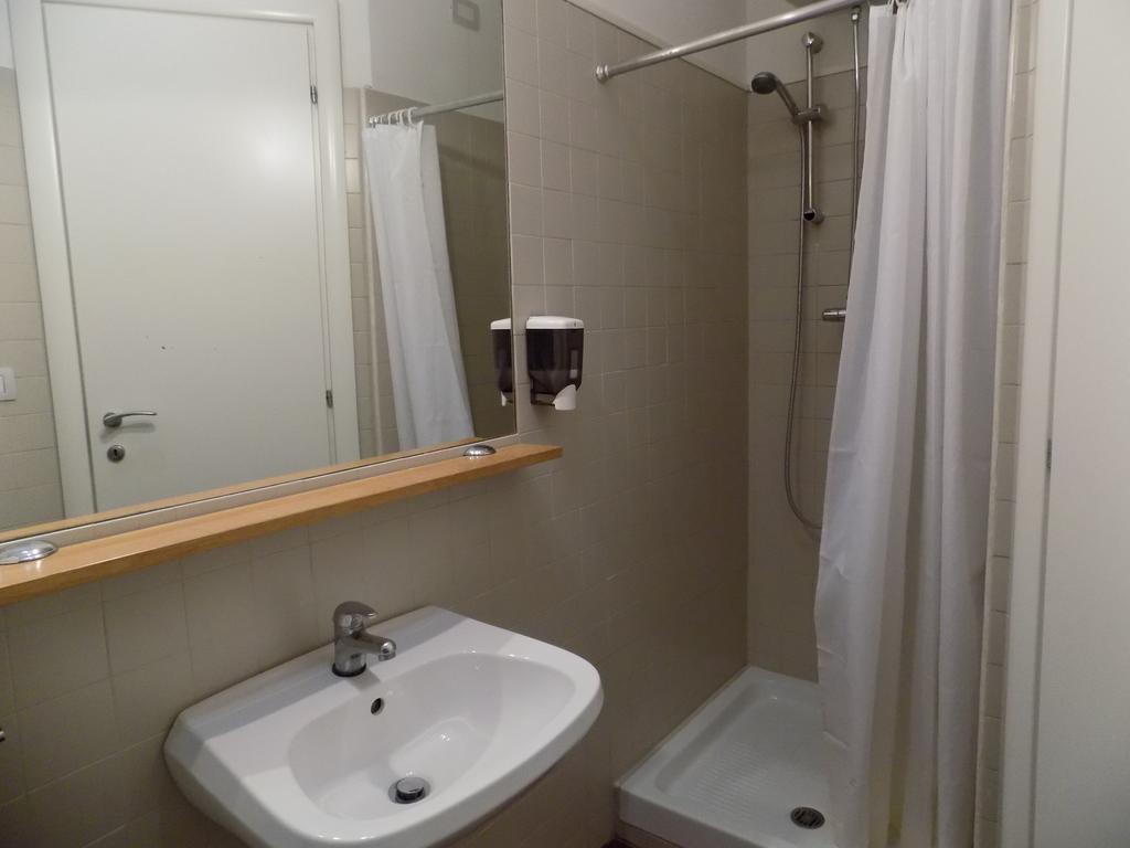 Booking House Рим Екстериор снимка