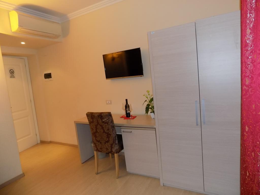 Booking House Рим Екстериор снимка